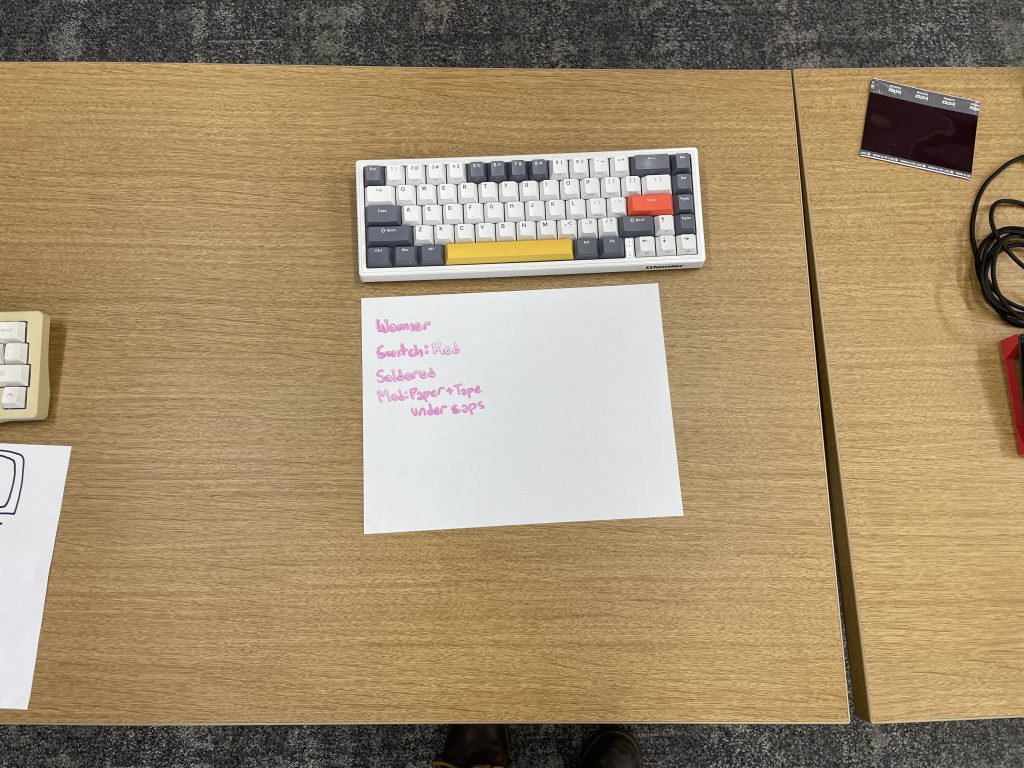 An attendee's Womier keyboard.