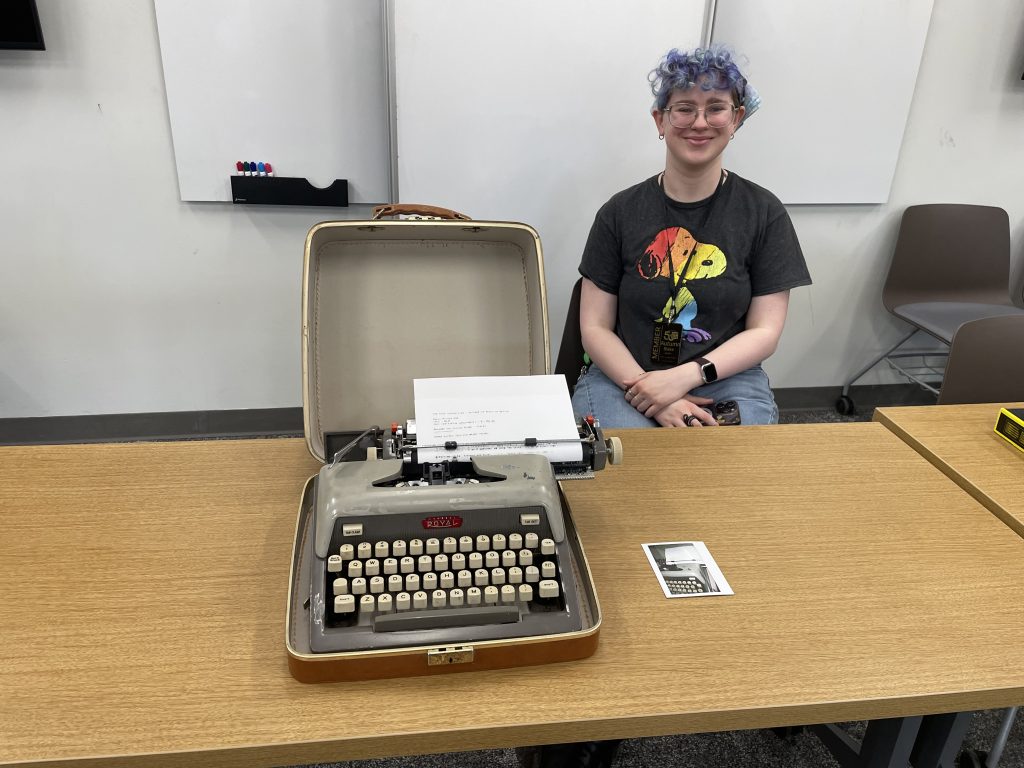 An attendee's Royal typewriter.